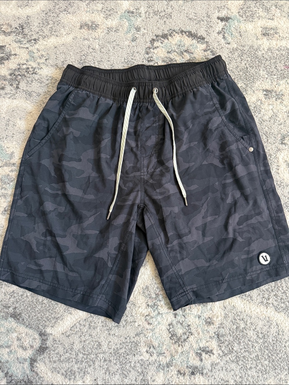 Men’s Vuori Board Shorts Camo Size Medium